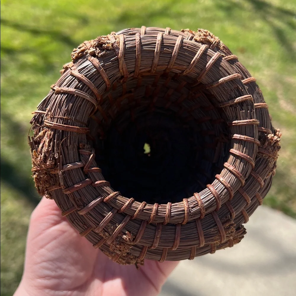 Antique Native American Seminole Tribe Handwoven Coiled Pine Needle Basket